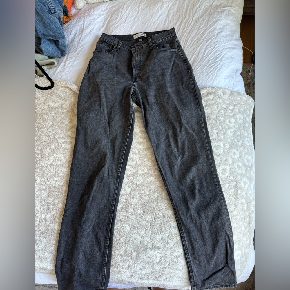 Abercrombie 90s Straight Ultra High Rise